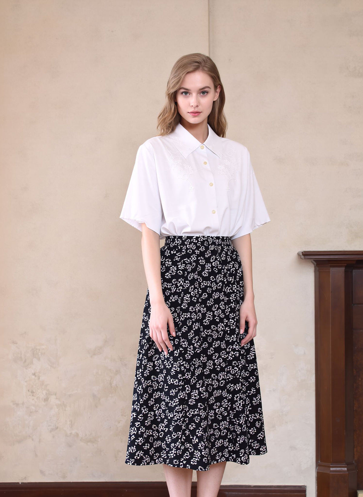White Flower Pattern Midi Skirt Elegant Women’s Pull-On Skirt