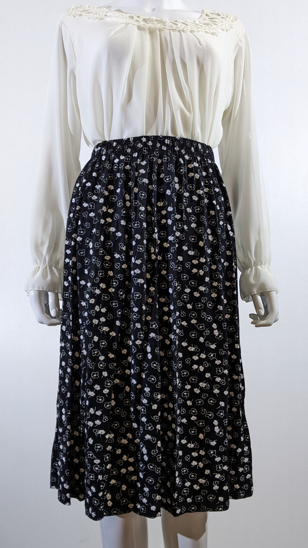 Black & White Floral Pattern Elasticated Skirt