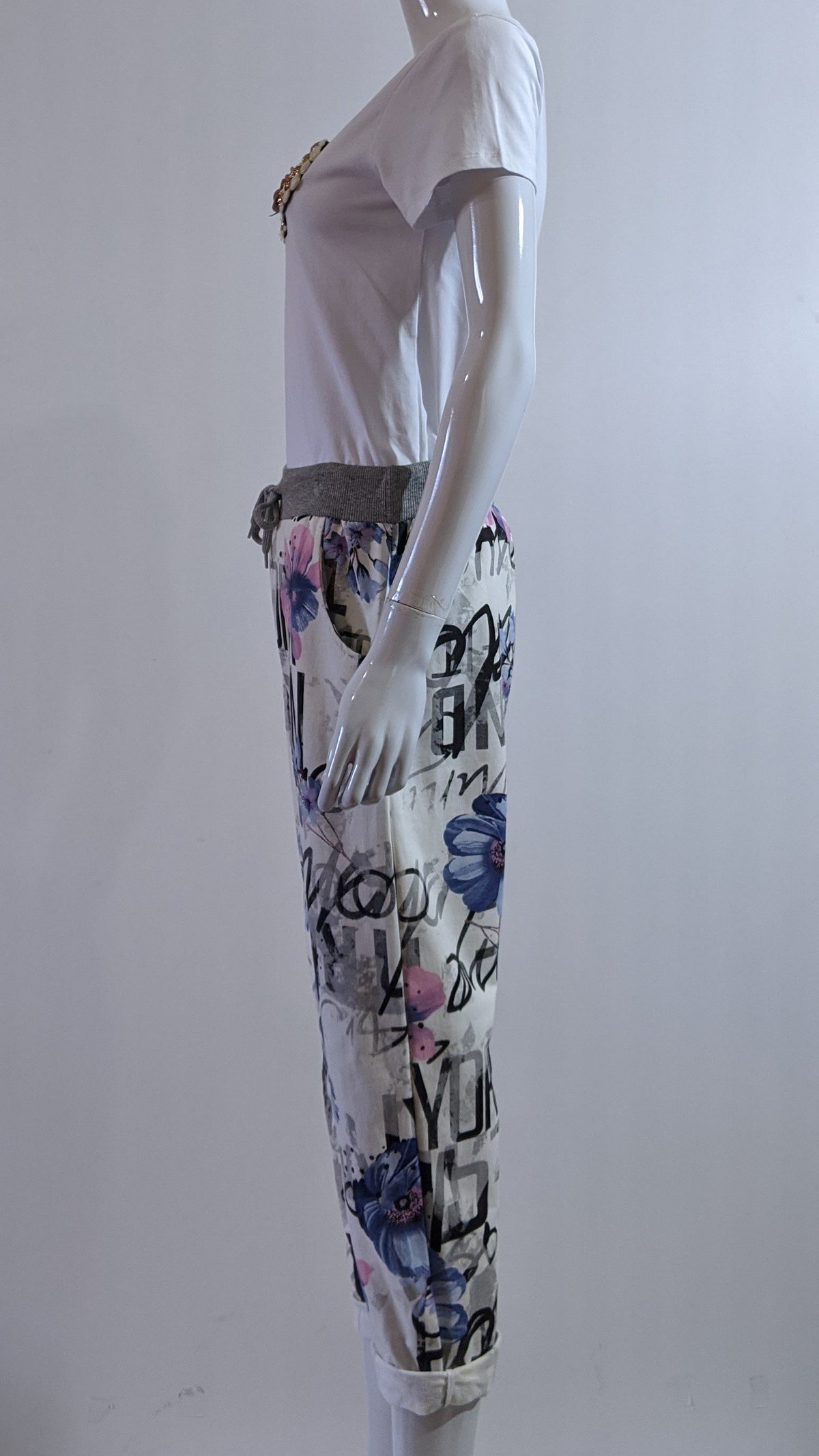 Cream Floral Print Pattern Trouser